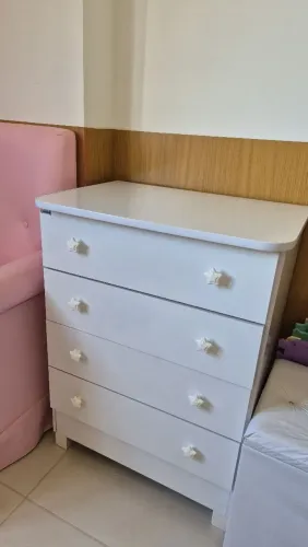 Vendo cômoda branca infantil 