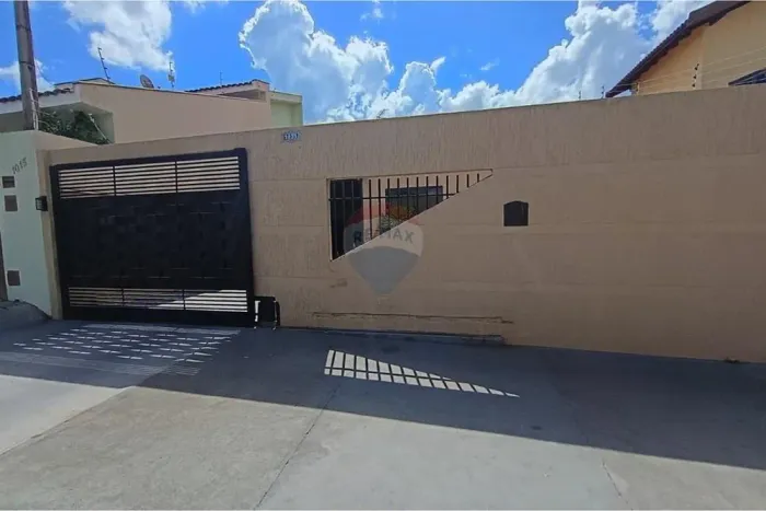 Casa no Bairro Piscina com 3 quartos, sendo uma suíte!