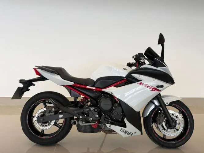 YAMAHA XJ6 F 2013