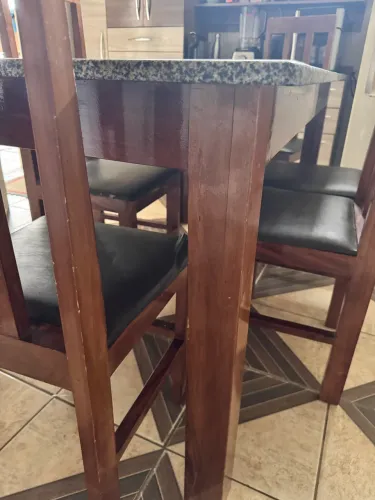 Mesa de 6 cadeiras