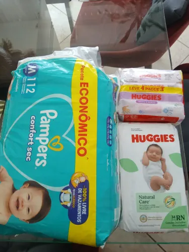 Kit fraldas + lenço umedecido