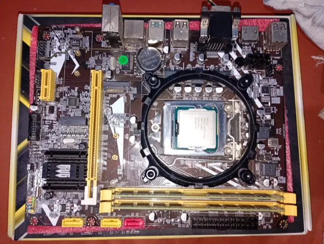 ?preço para vender logo? Kit placa mãe processador e memória ram (para vender logo)