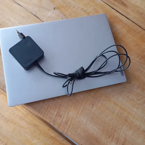 Notebook levono/ excelente estado/ Possui carregador