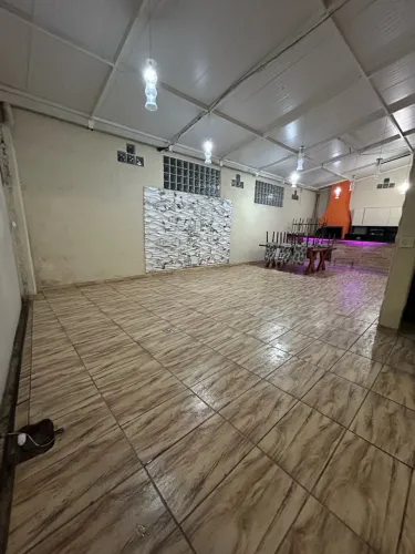 Alugo para comércio / depósito