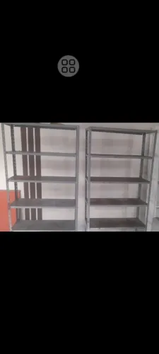 Prateleiras de ferro 2 precisa só de uma pintura