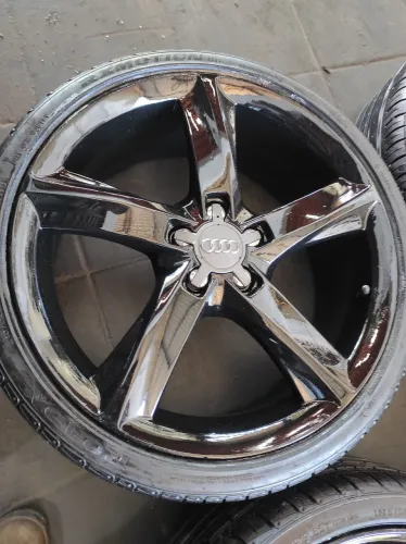 Rodas aro 19 modelo Audi furacão 5x100+ pneus 90% borracha