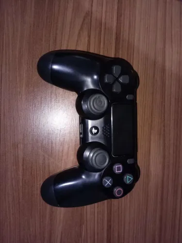 Controle original de PlayStation 4