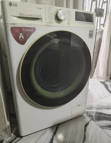 Máquina de lavar roupa, LG Steam Direct Drive 11kg, com todas as funções funcionando.