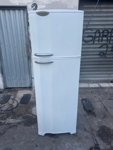 Vendo geladeira Electrolux duplex ,Frostfree R$ 950