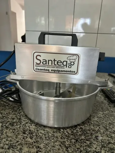 Panela mexedora automática elétrica de brigadeiro e massas Santeq