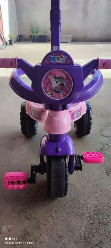 Motoca triciclo infantil menina