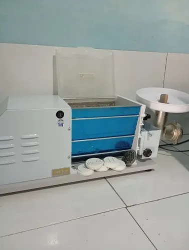 Masseira e moedor para fazer massas artesanal e moedor de carne para ou pizzaria ou restau