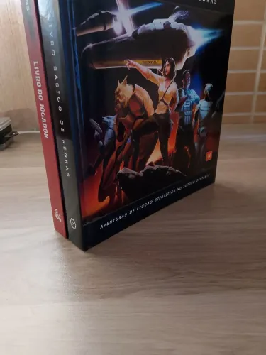 2 Livros de RPG (D&D 5e + Traveller 2e)