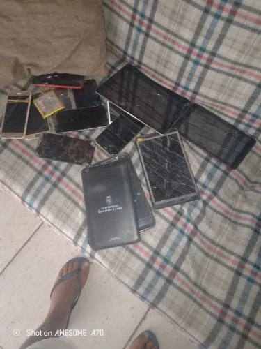 Celular e tablet para tirar peças 
