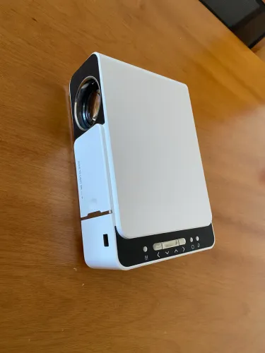 Projetor Vídeo Portátil + Controle Remoto