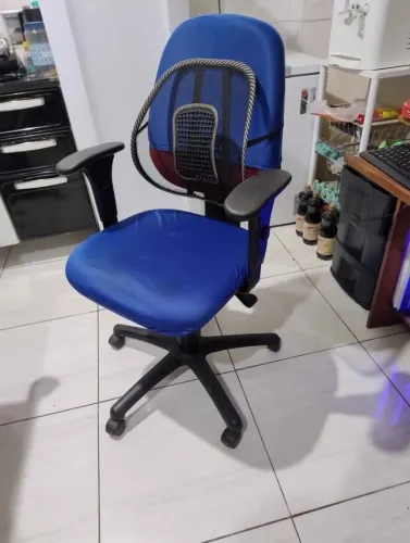 Cadeira para escritório semi nova