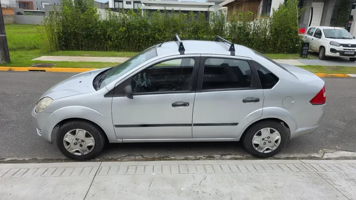 Ford Fiesta Sed. 1.6 8V Flex 4P 2006