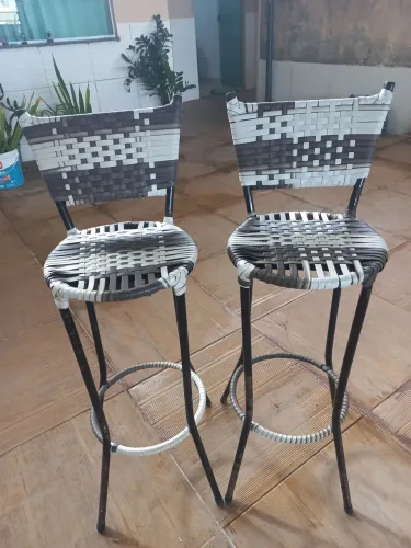 Vendos 2 banquetas de vimi novas nunca usada