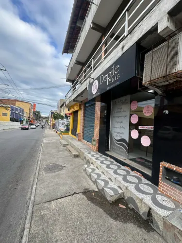 Alugo ponto comercial na boca do rio.