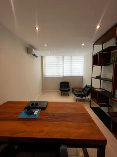 Alugo sala/ escritório comercial no Everglades