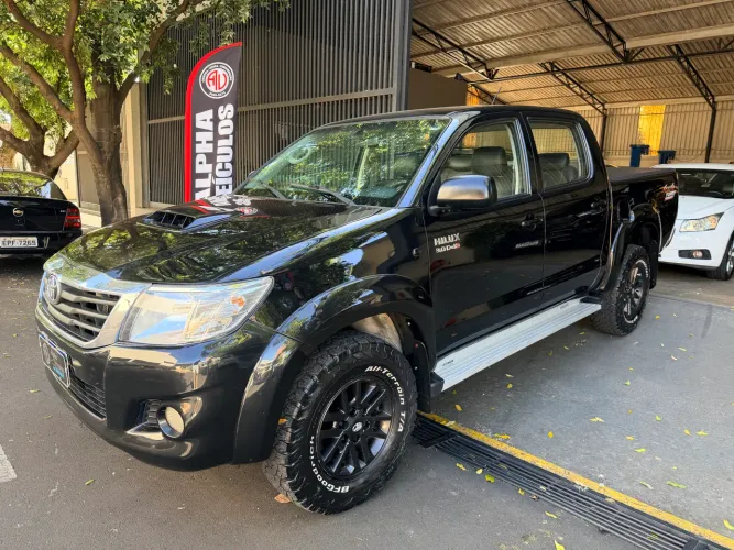 Toyota Hilux CD SR D4-d 4X4 3.0 TDI Dies Aut. 2013