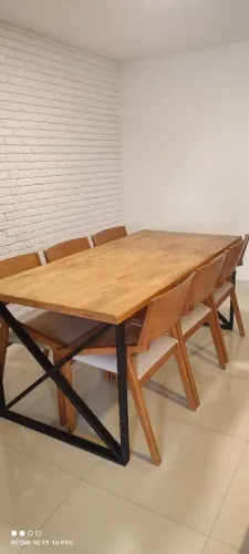 Mesa de Jantar (sem as cadeiras) - 6 lugares
