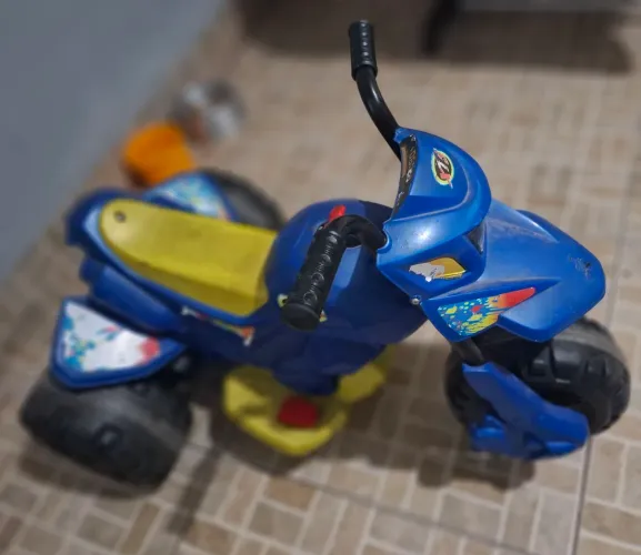 Moto elétrica infantil
