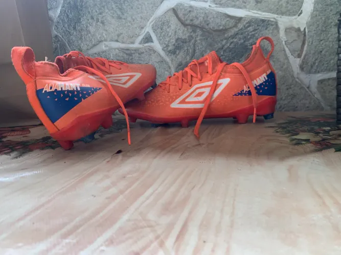 Chuteira umbro linha 3