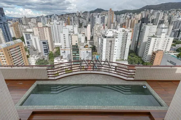 Cobertura à Venda no Funcionários | 3 Suítes - 450 m²