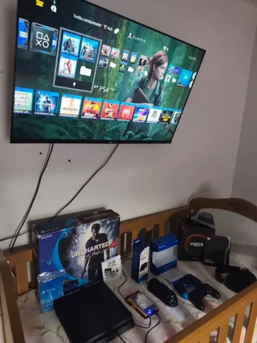 PS4 SLIM DESBLOQUEADO - 1.5TB DE ARMAZENAMENTO