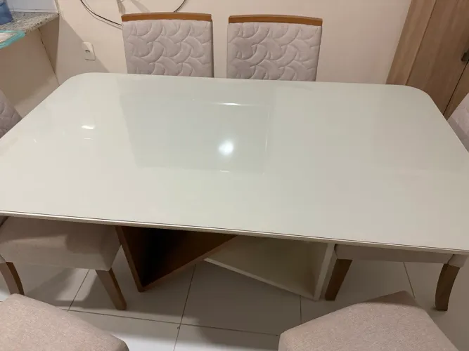 Mesa em vidro com 6 cadeiras