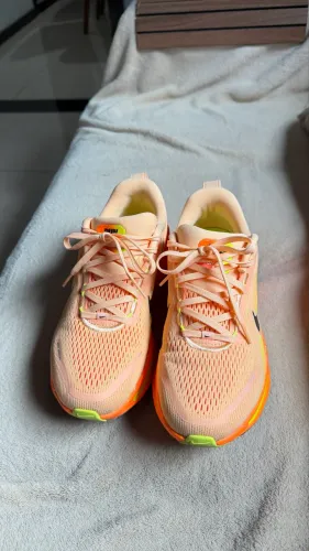 Tênis Nike Vomero 18