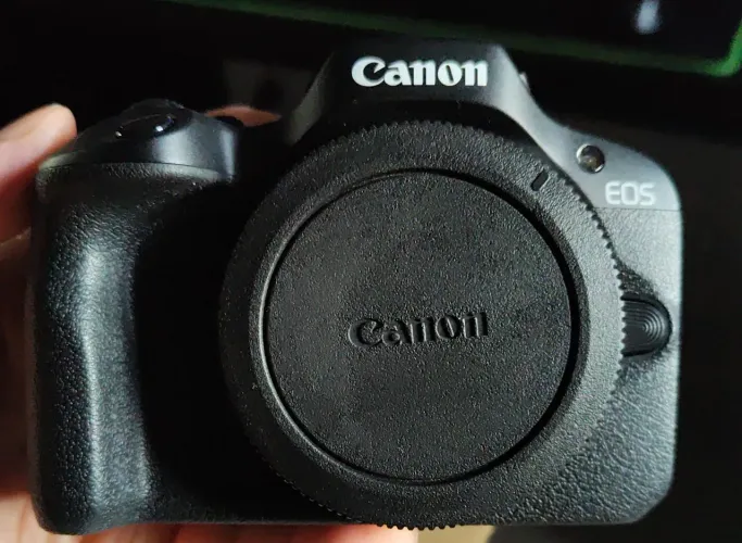 Vendo Câmera Canon EOS R100 3.500