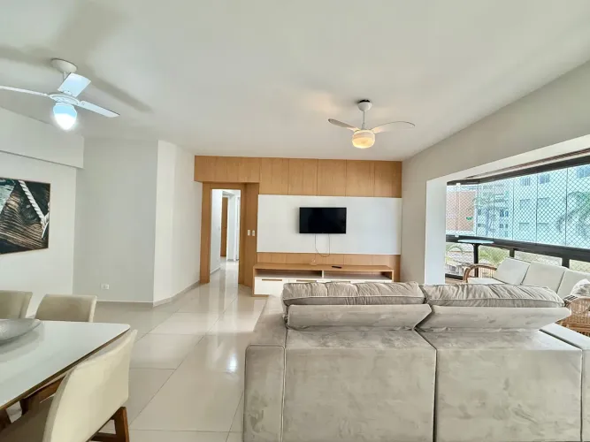Apartamento à venda na Praia das Asturias Guarujá, SP | Qvista Inteligência Imobiliária
