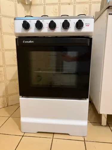 Fogão 4 bocas esmaltec (8 meses de uso)