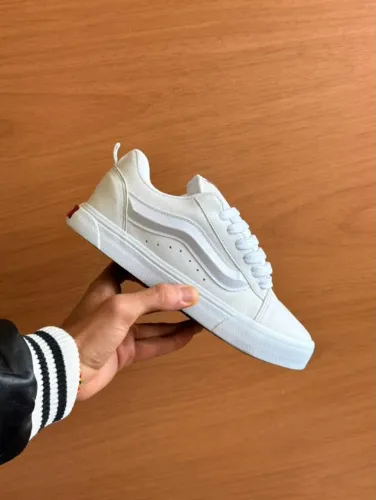 Tênis Vans KNU Skool Unissex Tons: Branco Premium