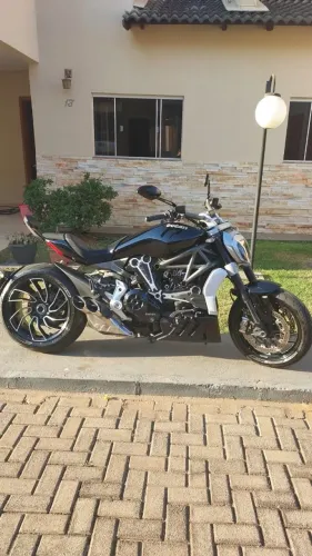 Ducati XDiavel S 2020 (versão mais completa)