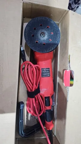Vende-se politriz profissional