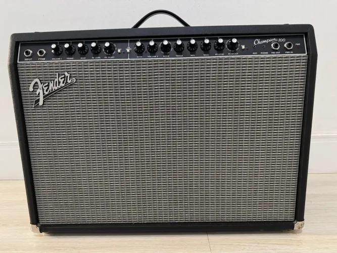 Amplificador Fender Champion 100 ? Estado de novo !