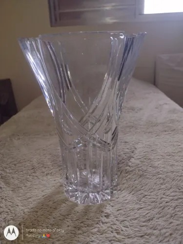 Promoção para hoje lindíssimo vaso de cristal lapidado europeu marca Princess & Queen