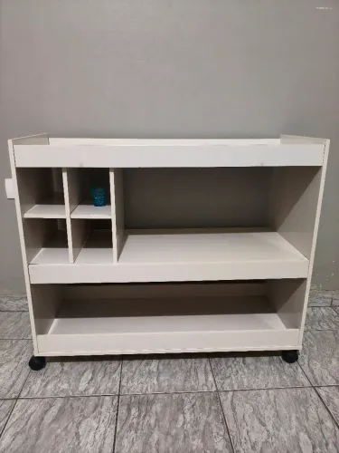 Aparador novinho branco