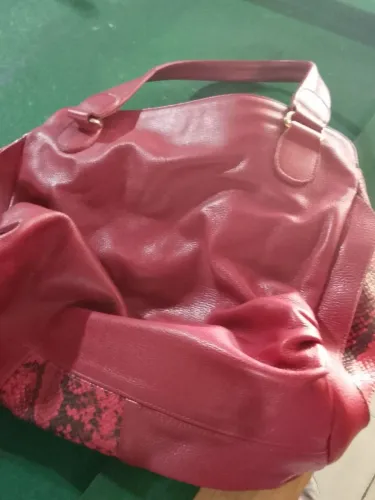 Bolsa Saad em couro