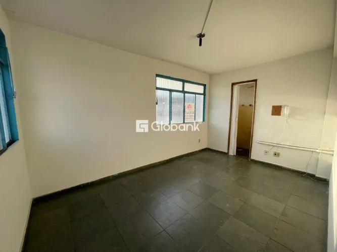 Kitnet para aluguel em Montes Claros-MG, no bairro Centro