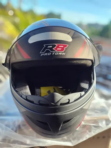 Capacete pro Tork R8 com viseira fumê Tam.58