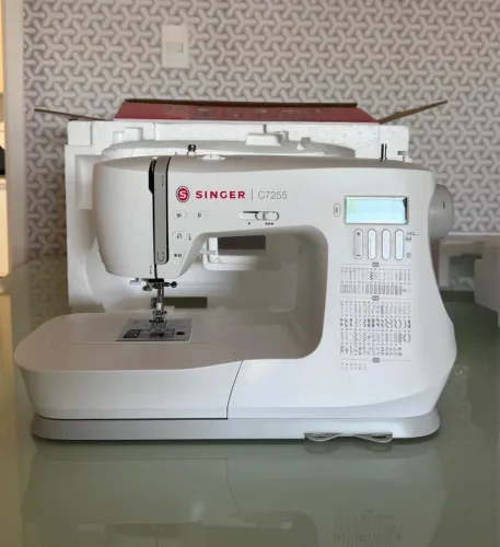 Máquina de costura Bivolt Singer C7255 NOVA NA CAIXA