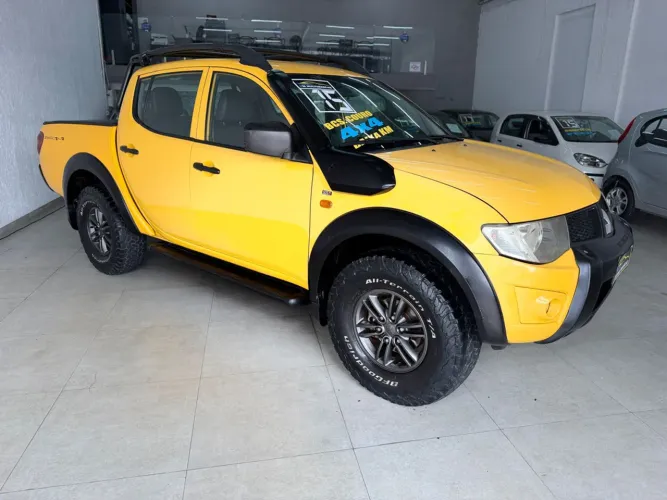Mitsubishi L200 Savana 2.5 4X4 121cv CD DTI Dies. 2015