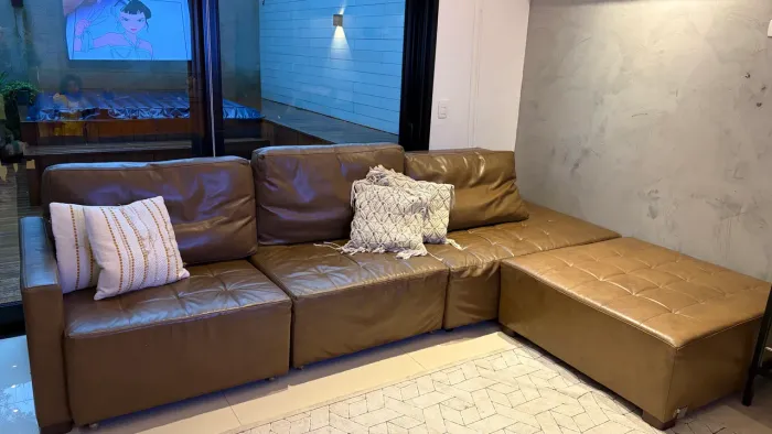 Sofá alto padrão couro 