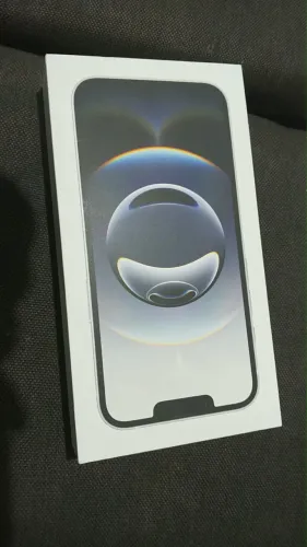 iPhone 16e