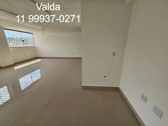 Aluguel de salas comerciais com lavabo pronto para locação. Excelente localização.