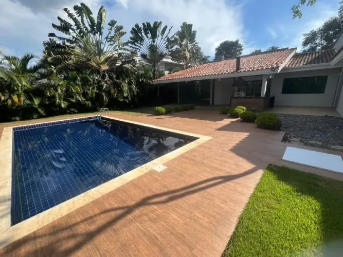 Casa à venda no Condomínio Lago Azul Golfe Clube, Araçoiaba da Serra- SP